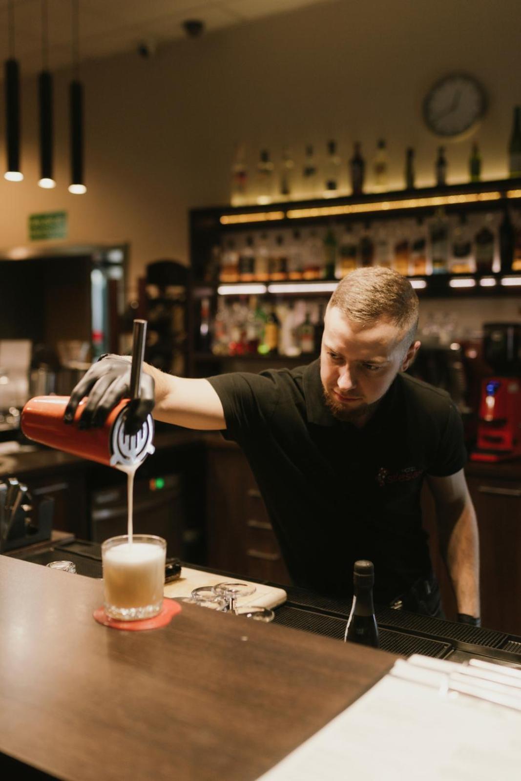 Economy Silesian Hotel Katowice Buitenkant foto