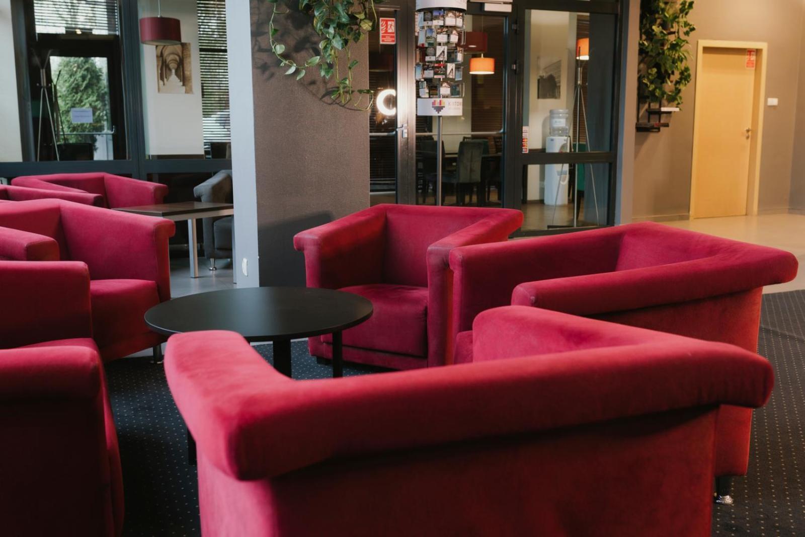 Economy Silesian Hotel Katowice Buitenkant foto