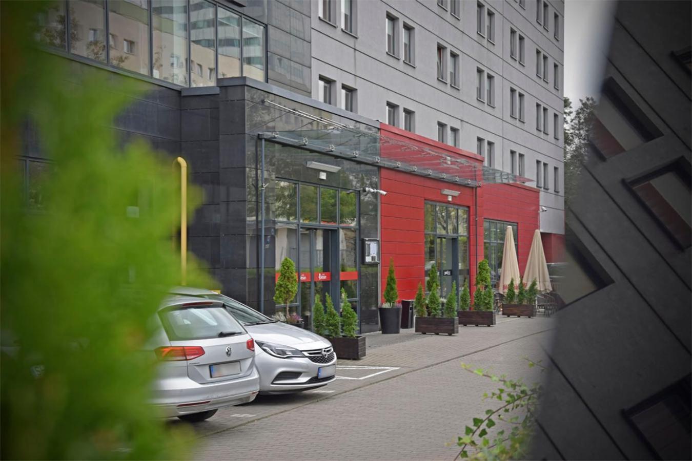 Economy Silesian Hotel Katowice Buitenkant foto