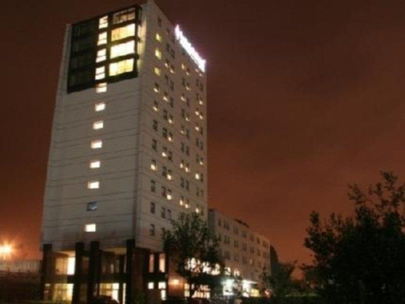 Economy Silesian Hotel Katowice Buitenkant foto