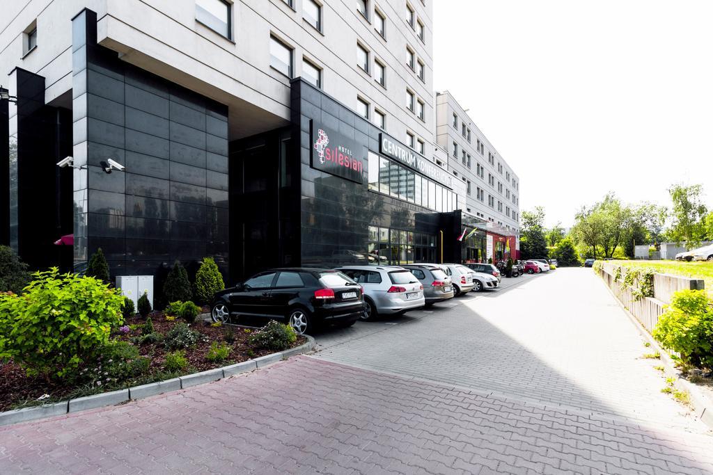 Economy Silesian Hotel Katowice Buitenkant foto