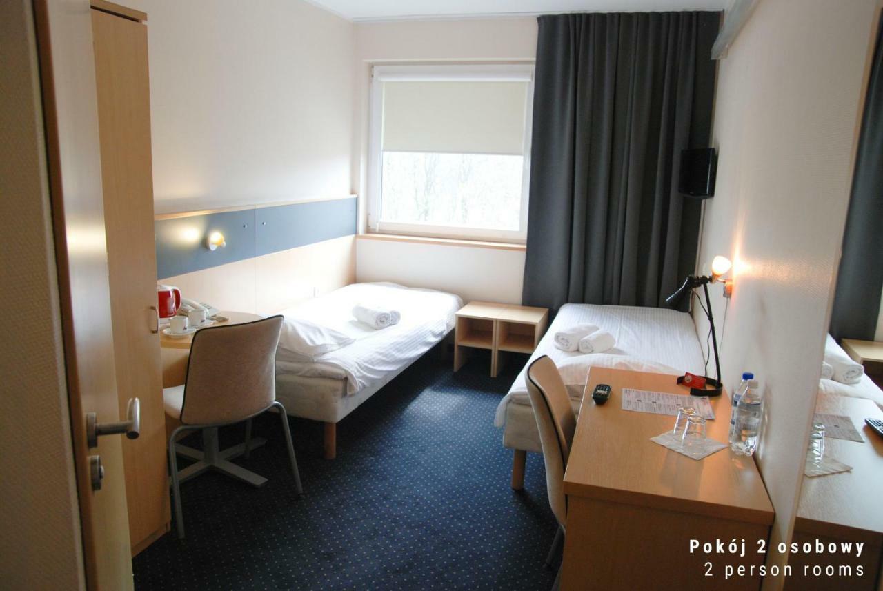 Economy Silesian Hotel Katowice Buitenkant foto